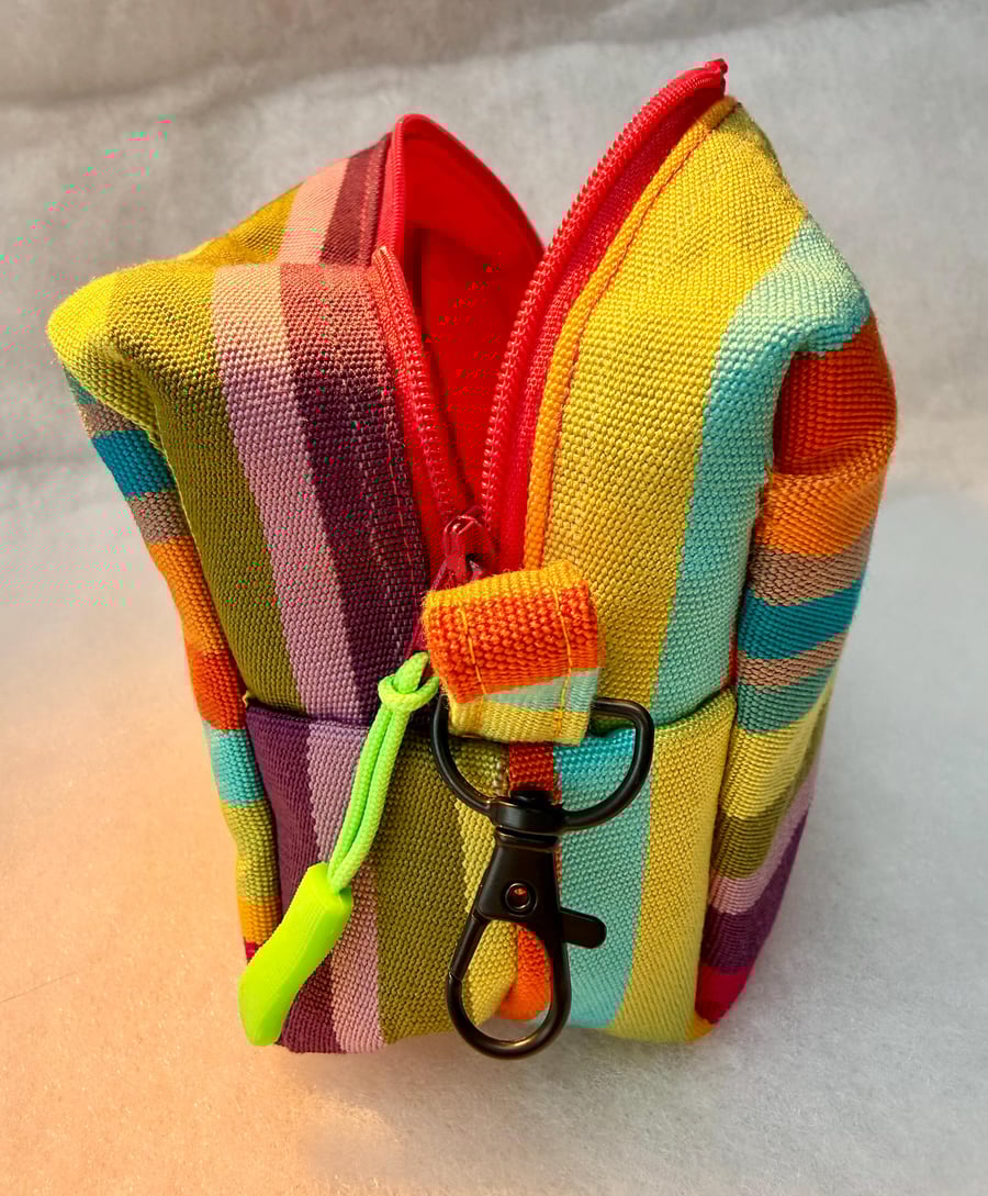 Vibrant stripes - Medium boxy zipper pouch