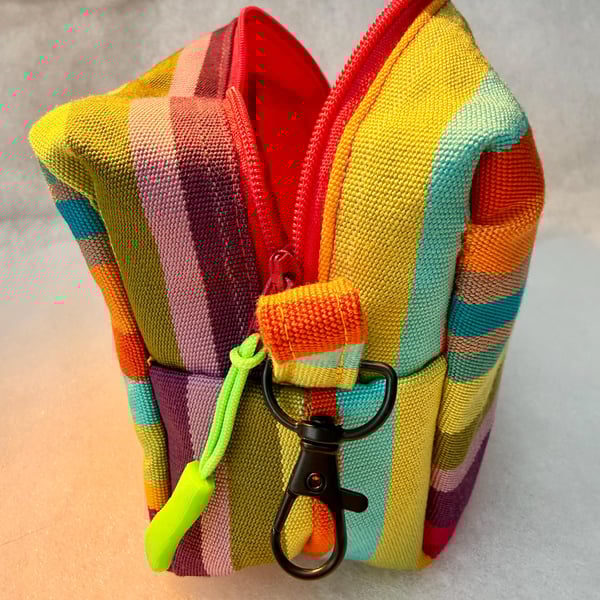 Vibrant stripes - Medium boxy zipper pouch
