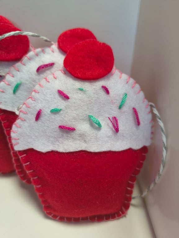 Birthday Bunting Cupcake Design