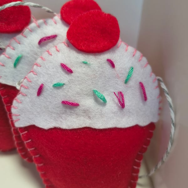 Birthday Bunting Cupcake Design