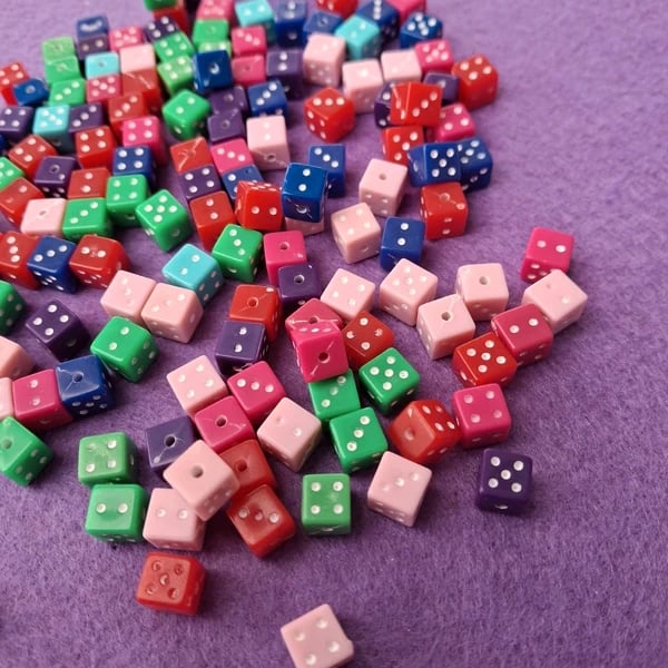 150 x Acrylic 8mm Dice Beads