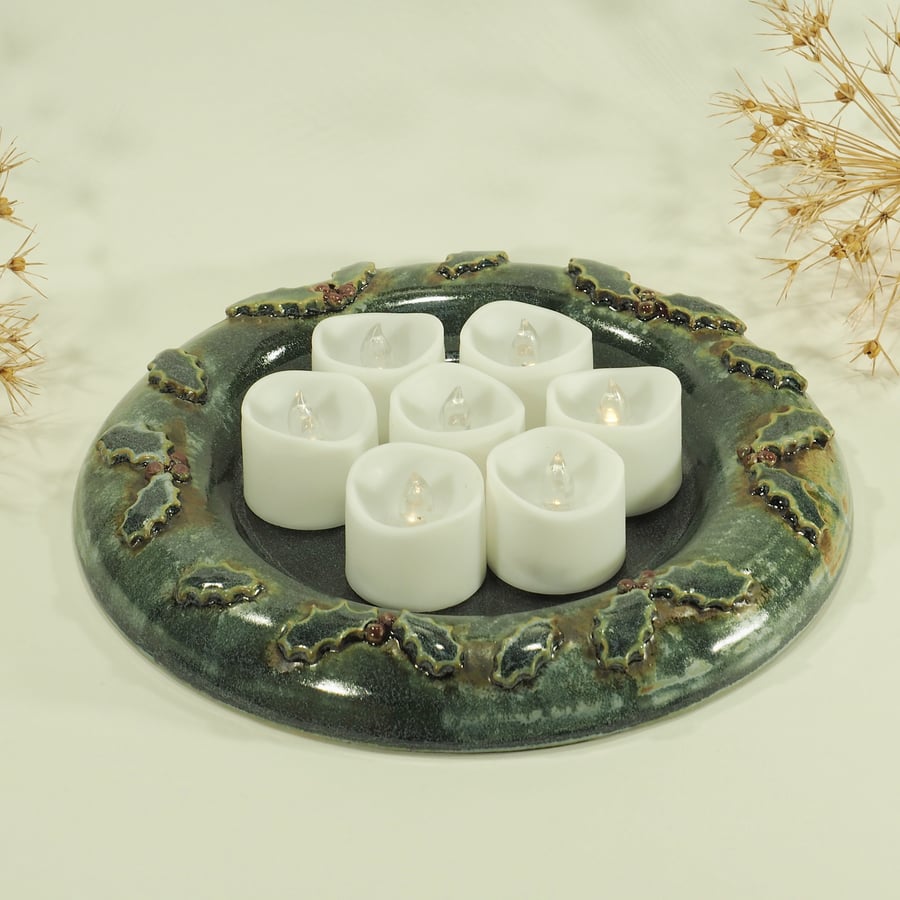 Ceramic Table Decoration - Holly ring
