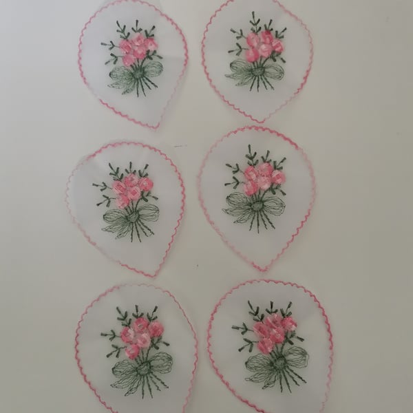 Pack of 5 Light Pink & White Lace Flower Motif, 9cmx 7cm Sew On Motif