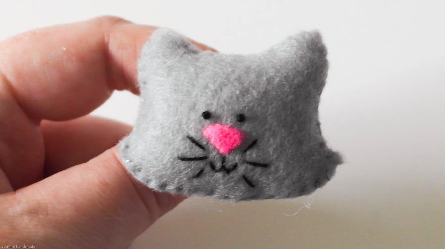 Perfectly Imperfect Kitty Cat Brooch, Kawaii Felt Cat Pin Cute Cat Jewellery