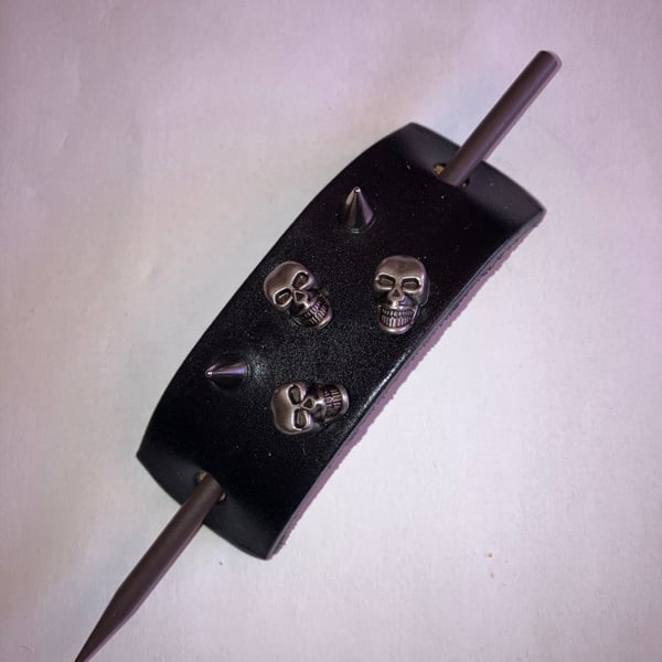 Dyed Black Leather Hair Stick Barrette with 2 Spikes and 3 Skull Heads