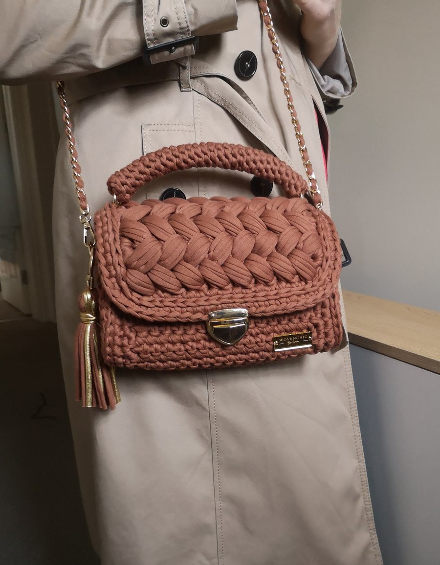 Brown shoulder crochet bag