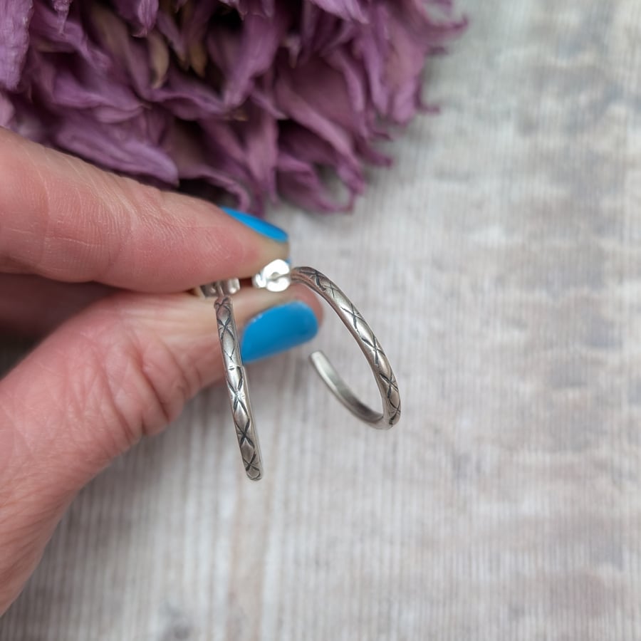 Sterling Silver 20mm Patterned Hoop Stud Earrings - JBJ1029