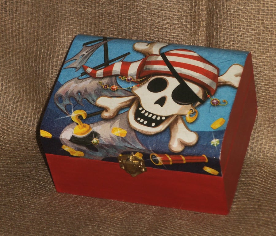 Pirate Treasure Chest Box Jolly Roger napkin decoupage