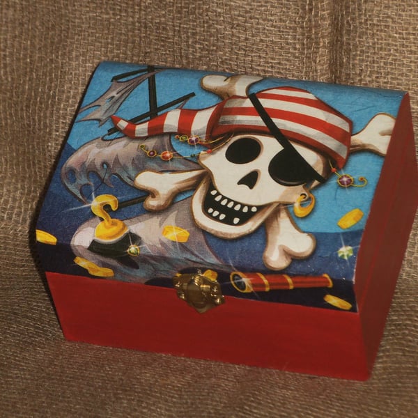 Pirate Treasure Chest Box Jolly Roger napkin decoupage