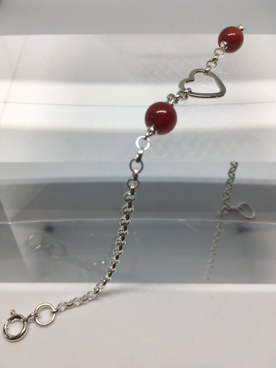 Red hearts bracelet