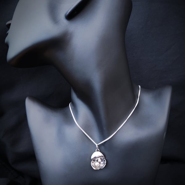 Organic silver pendant with silver balls