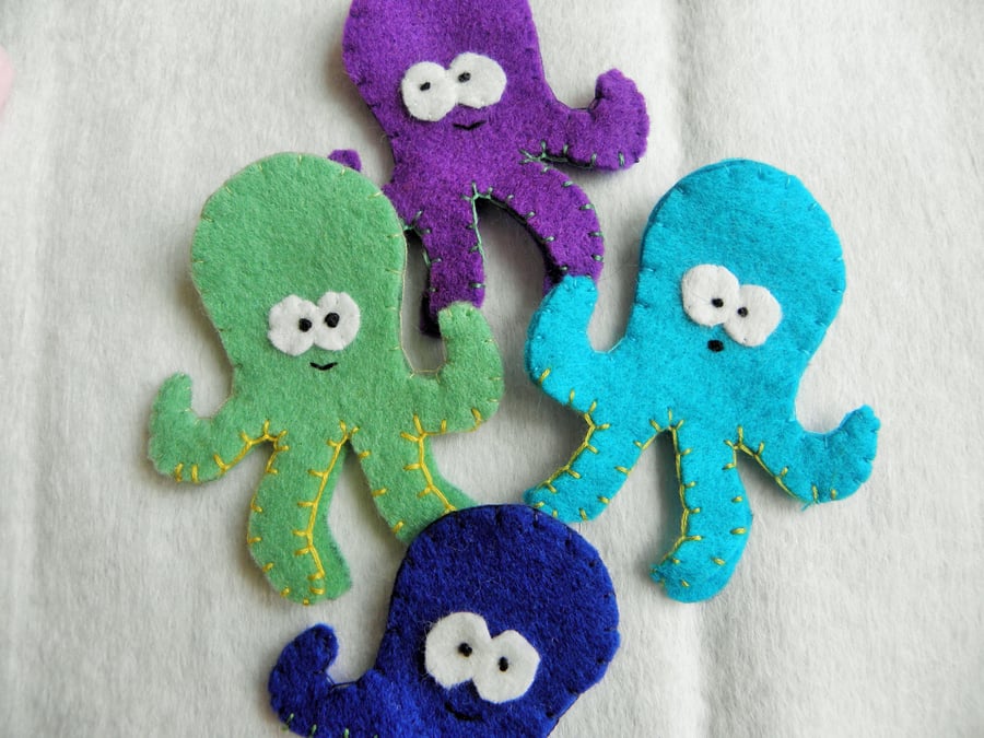 Octopus finger puppets