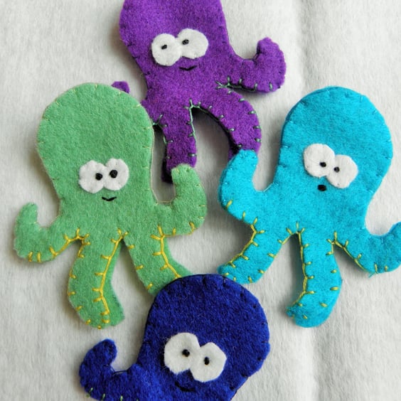 Octopus finger puppets