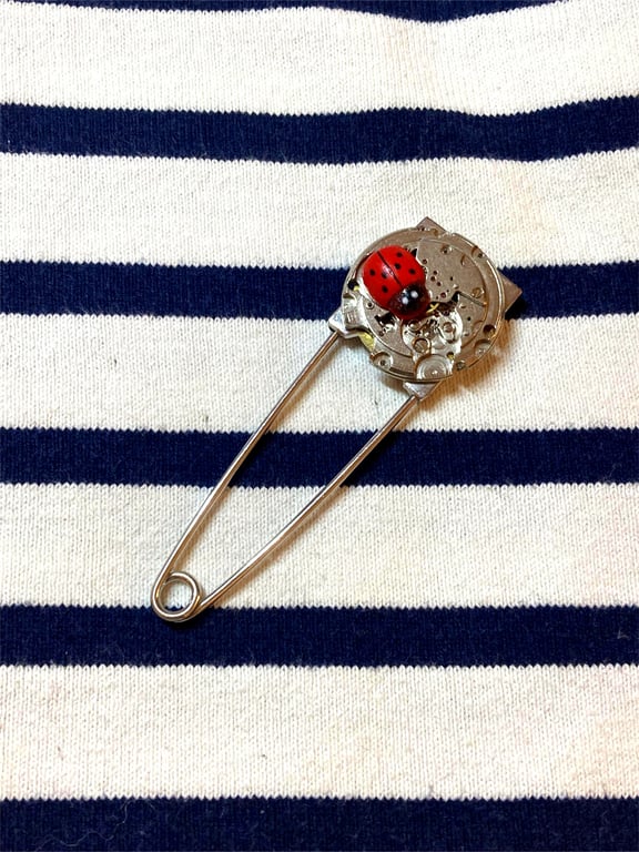 Upcycled Steampunk Vintage Watch Movement Handmade Brooch Pin - Unique Gift 