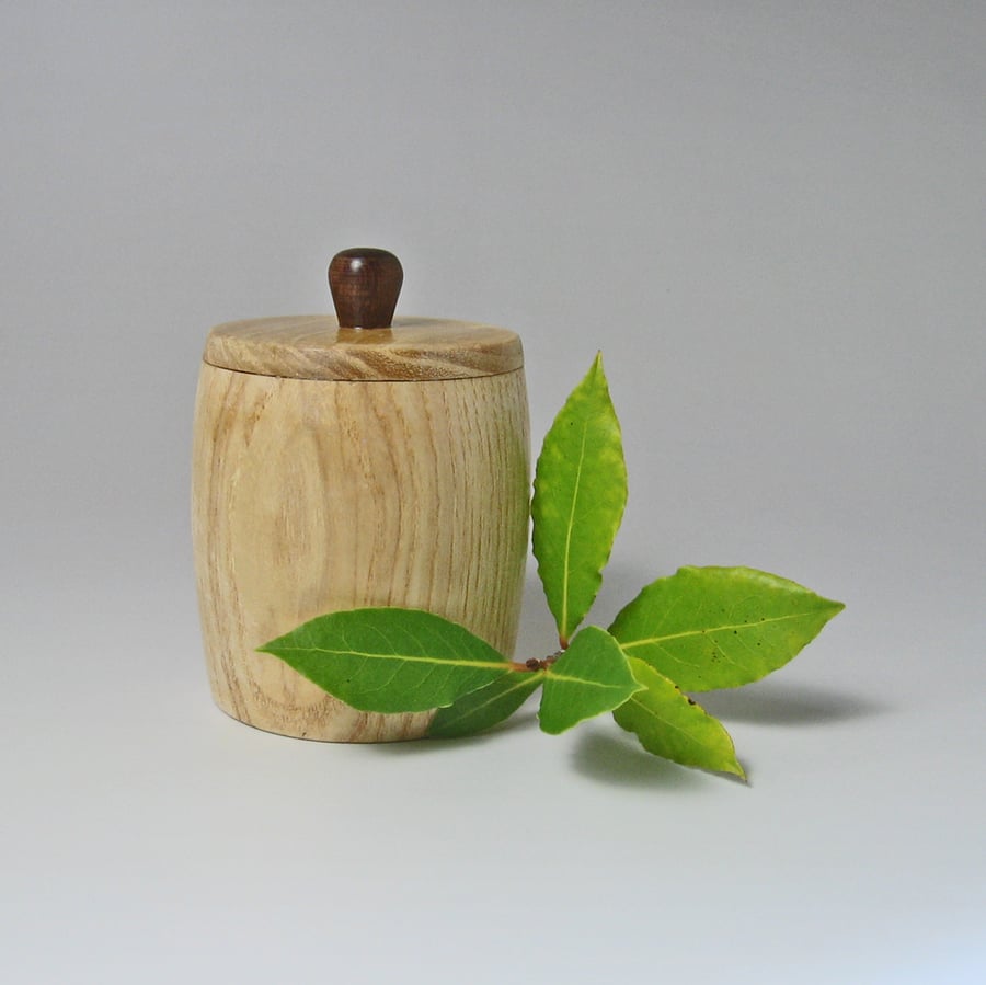 Ash spice pot