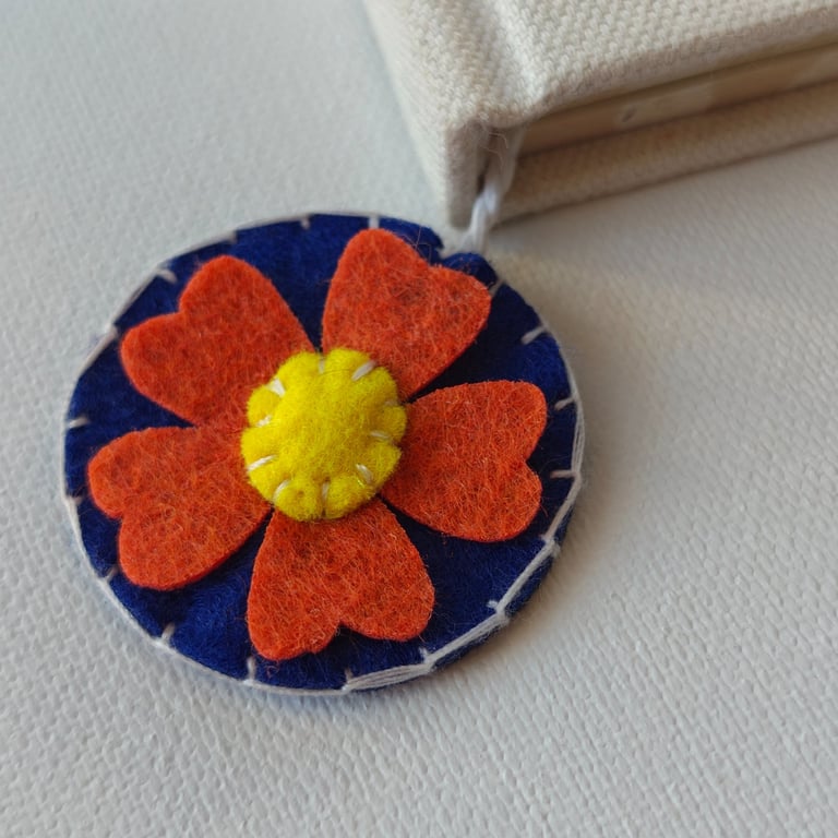 Orange Felt Daisy Bookmark, Handmade Floral Page Marker, Cute Gift for Readers  
