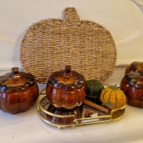 Amber Spice Pumpkin Candle: Soy Wax, Aromatherapy Oils, 400ml