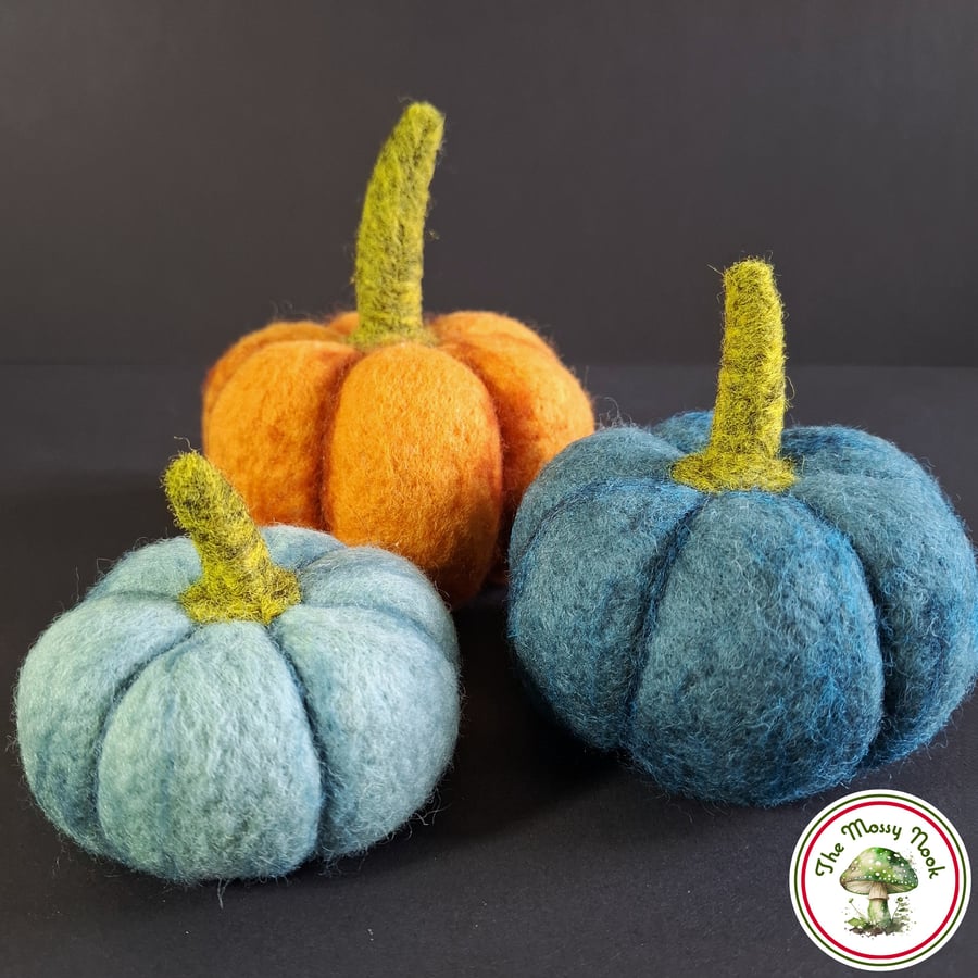 Set 3 Orange and Blue Pumpkins. Needle Felted with Wool Fibres. 