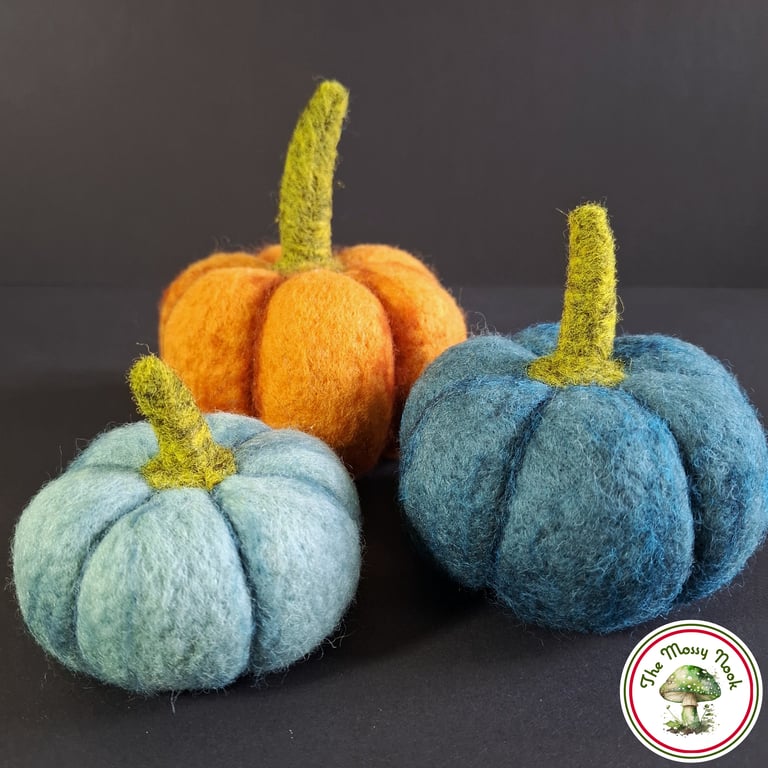 Set 3 Orange and Blue Pumpkins. Needle Felted with Wool Fibres. 