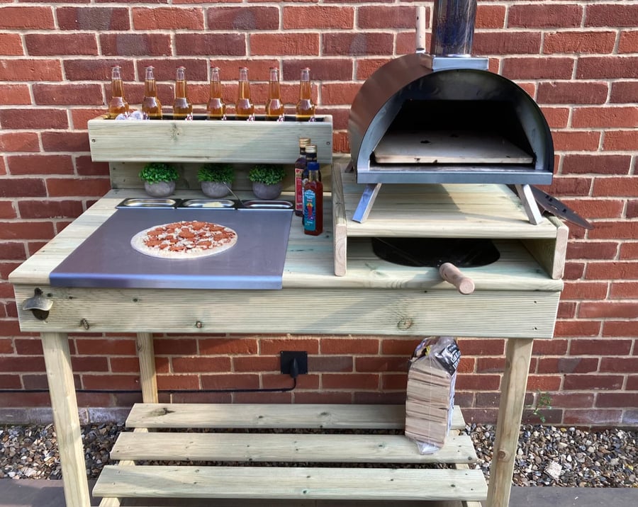 The Gastro Pizza Table