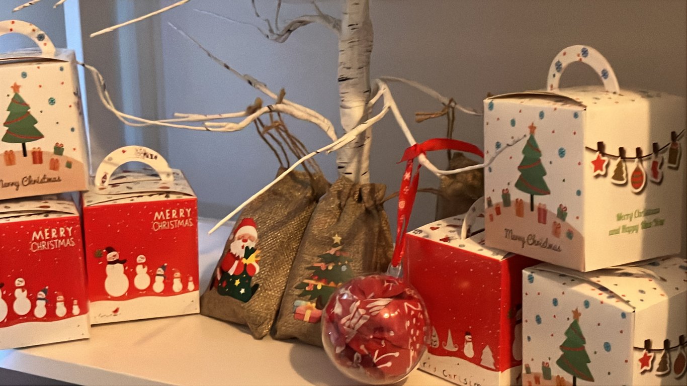 Cozy Christmas Self-Care Gift Kit – Massage Oil, Hand Cream, Tea Bag, Sleep Mask