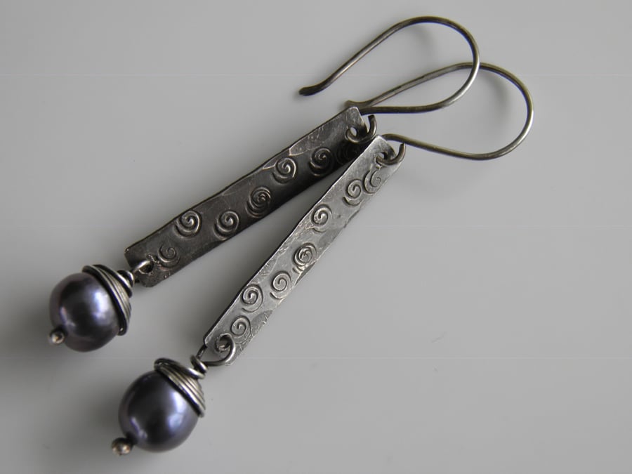 Black Pearl Earrings in Sterling Silver 