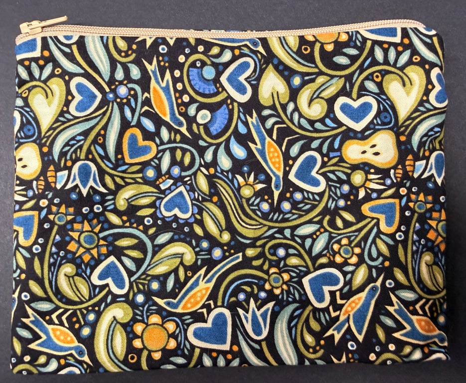 Medium zipped pouch with stylised birds and foliage