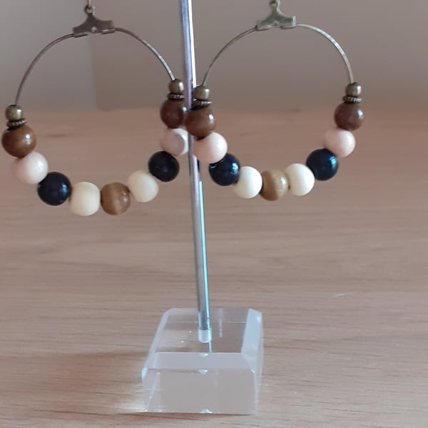 BOOHOO STYLE HOOP EARRINGS - ANTIQUE BRONZE AND WOODEN BEADS.