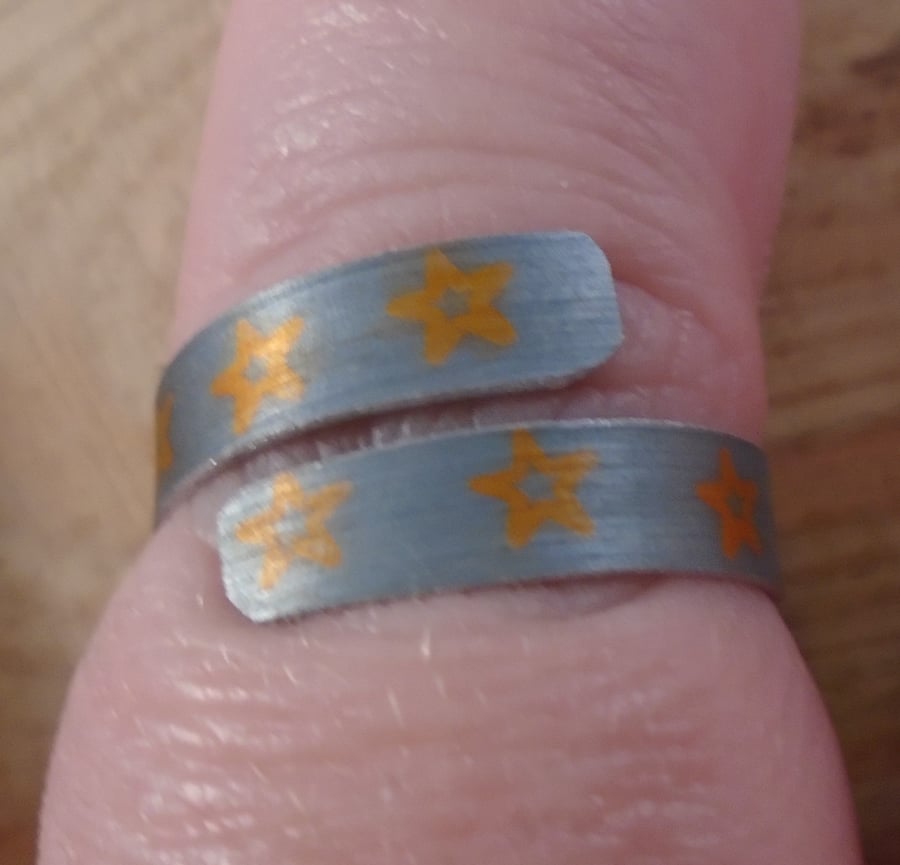 Anodised Aluminium Orange Star Cross Over Adjustable Ring AAR111809