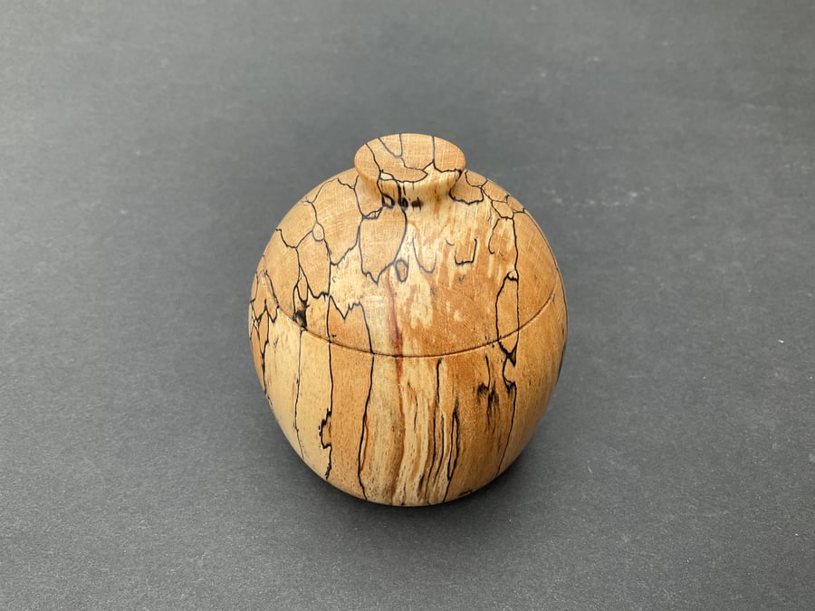 Spalted beech wooden box with loose fitting lid