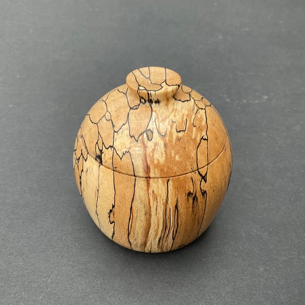 Spalted beech wooden box with loose fitting lid