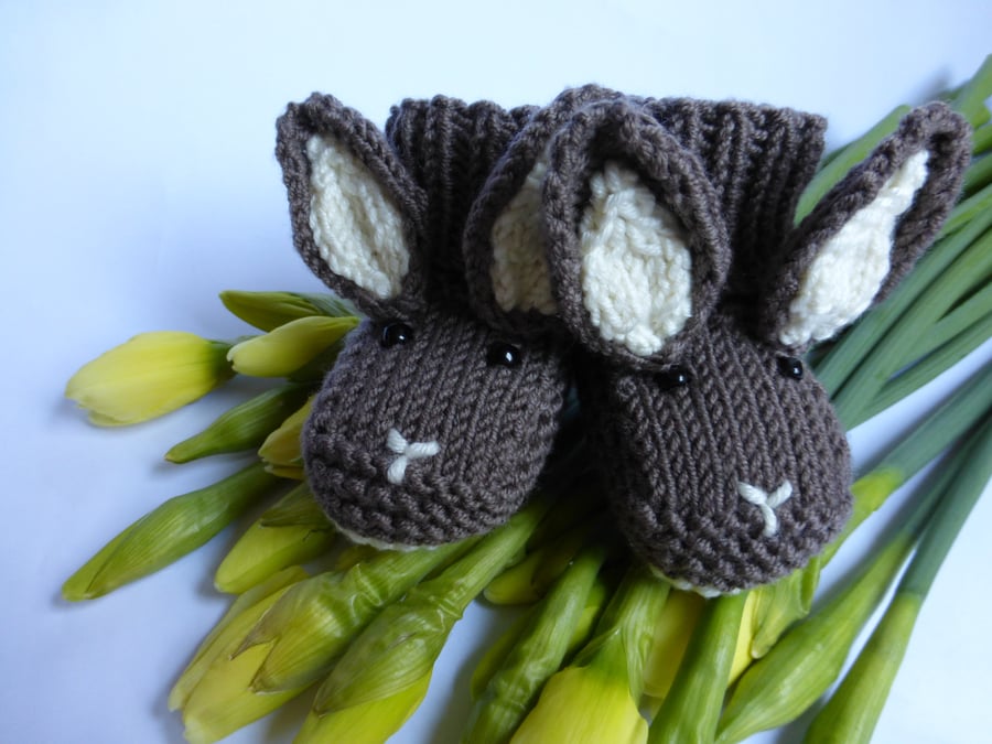 KNITTING PATTERN in pdf - Baby Bunny Booties