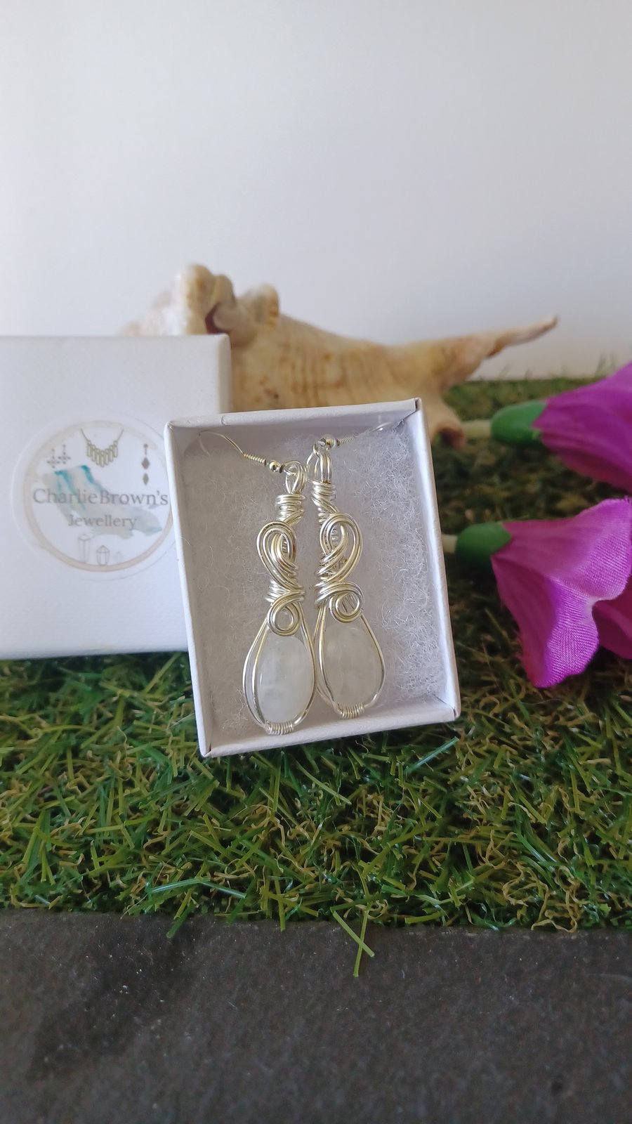 Moonstone dangle earrings 