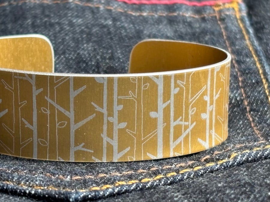 Woodland pattern aluminium cuff mustard