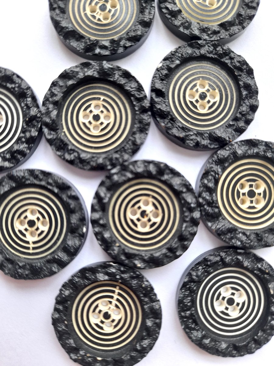 Vintage black 22mm buttons with white decreasing circles, 4 holes, raised edge