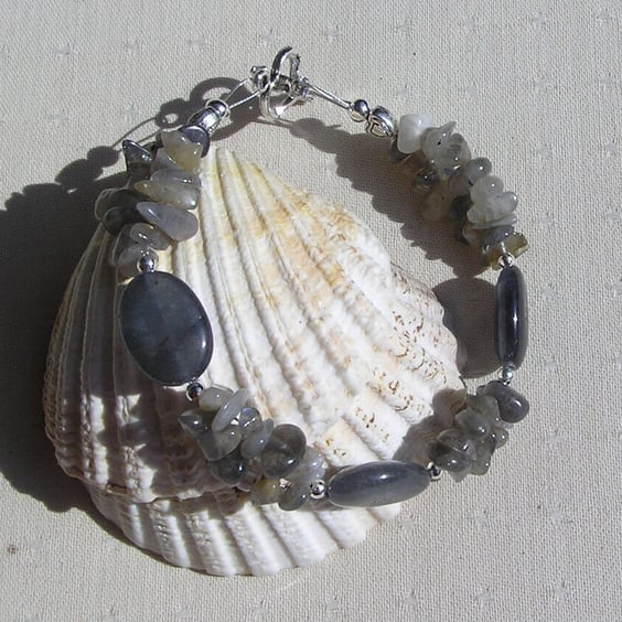 Grey Tourmaline & Labradorite Gemstone Beaded Bracelet "Misty Dawn"