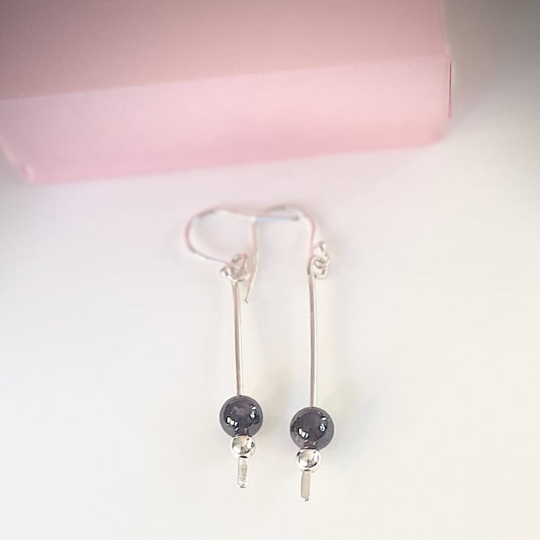 Indian garnets and sterling silver earrings. 