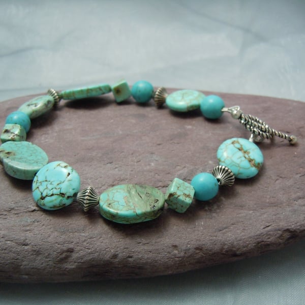 Semi-precious turquoise Magnesite bracelet