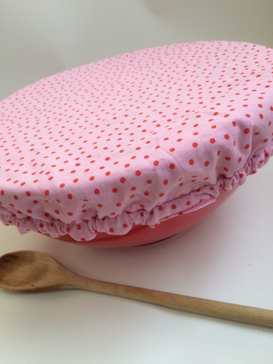One extra large reusable bowl cover to fit a mixing bowl - pink spots