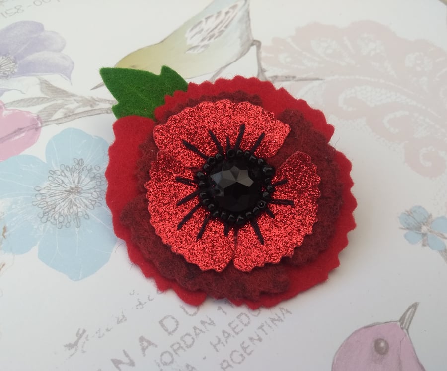 Red poppy brooch, felt poppies, flower lapel pin, floral clasp, fabric flower