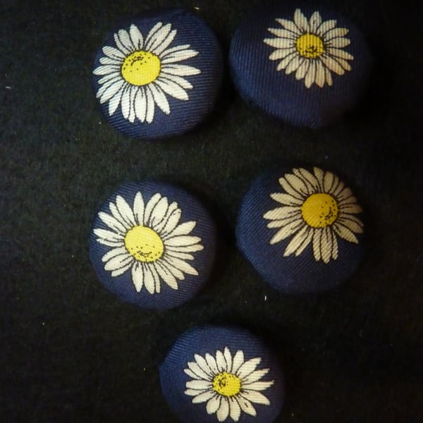 5 White Daisy Buttons Silk Handcrafteds Upcycled 25mm2 Hole Back 