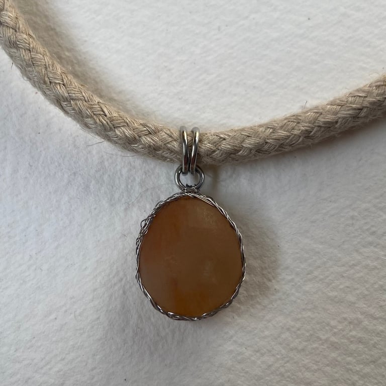 Quartz and hemp necklace 