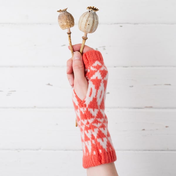 Mirror knitted wrist warmers - coral and white