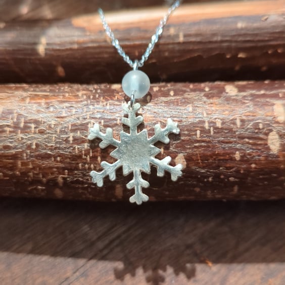 Silver snowflake necklace