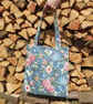 Tote bag with clip-in coin purse matching set blue floral - Image 4