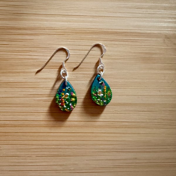 Hand painted earrings on wood - wildflowers garden themed 