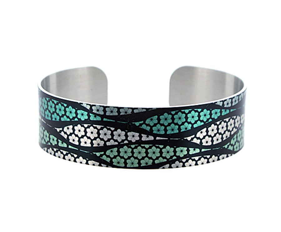 Artistic cuff bracelet, handmade jewellery, green with black daisies. B280