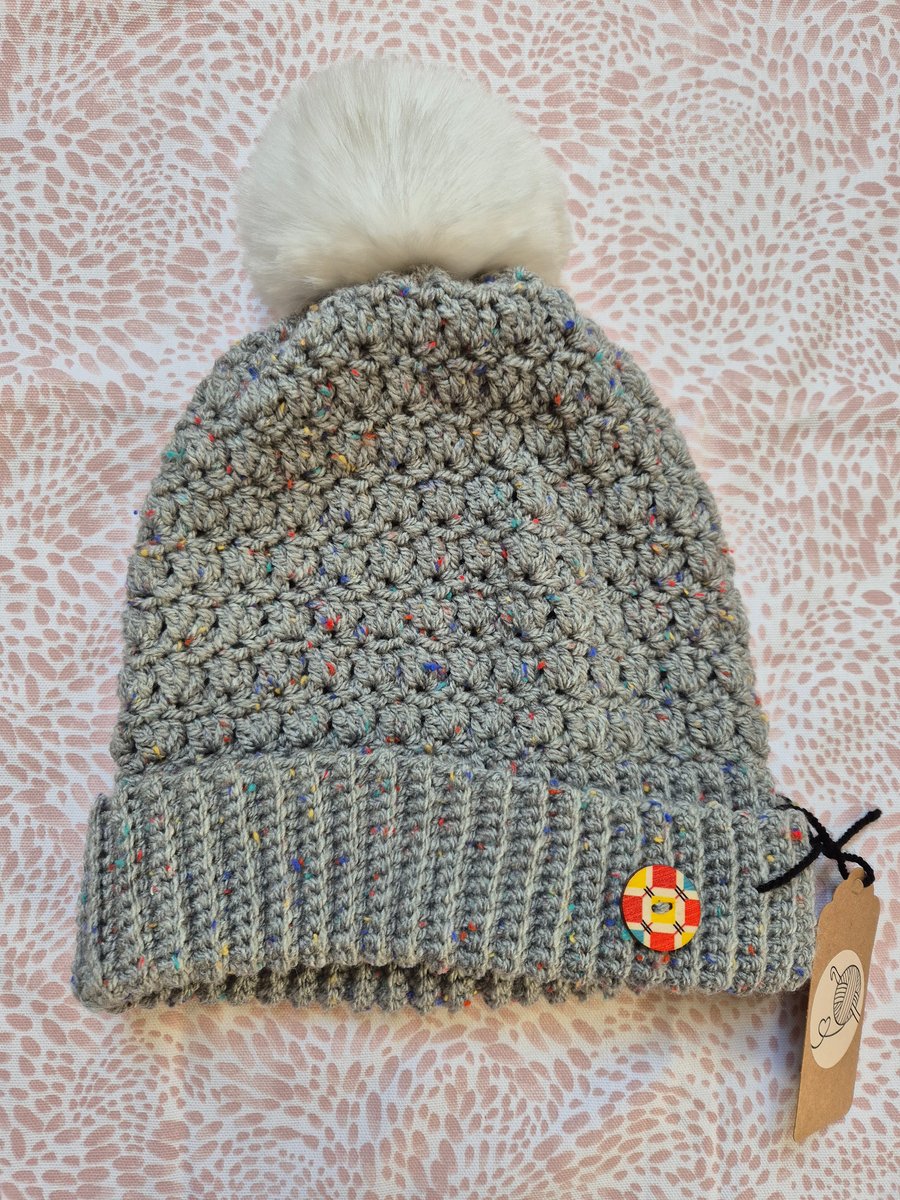 Bobble hat