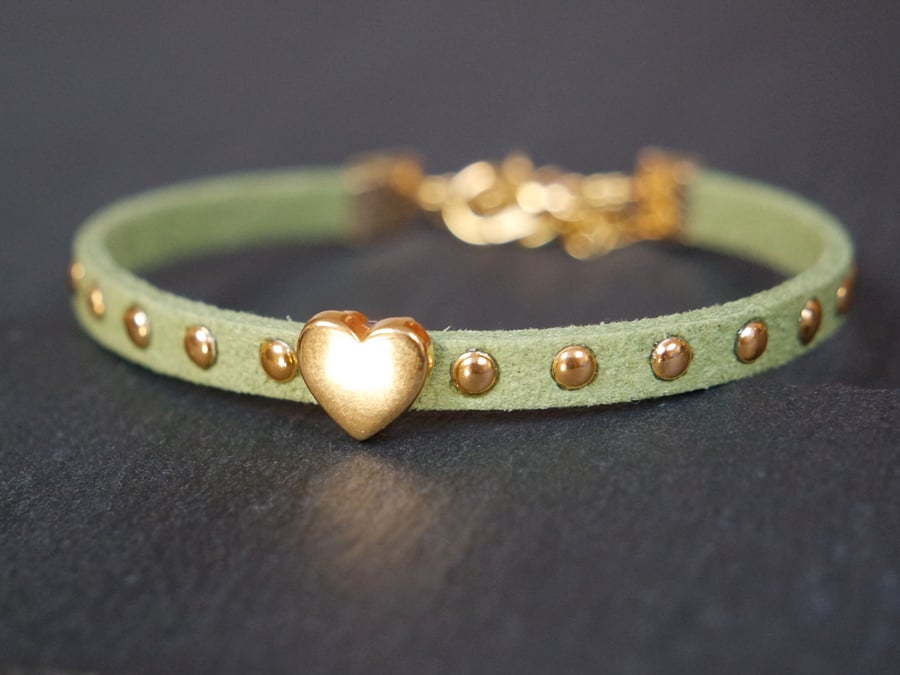 Heart bracelet - light green gold faux suede