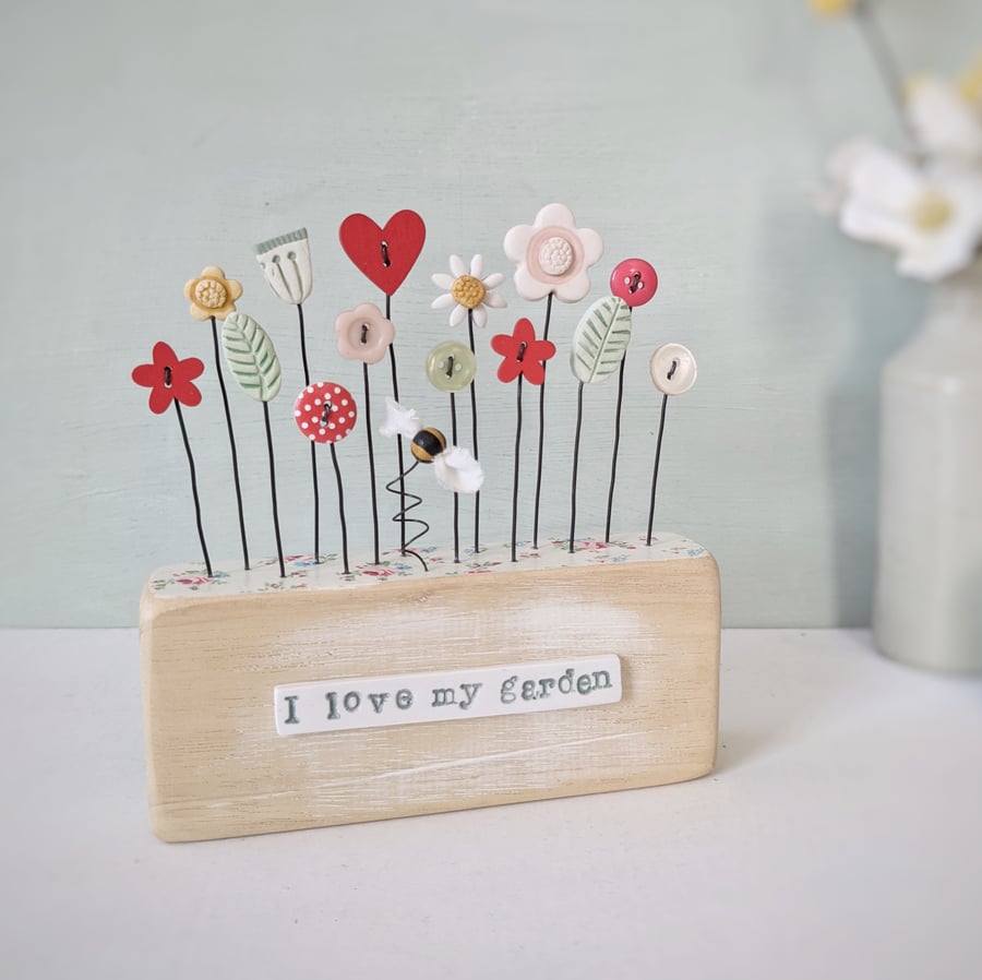 Clay and Button Garden with Bee in Wood Block 'I Love My Garden'